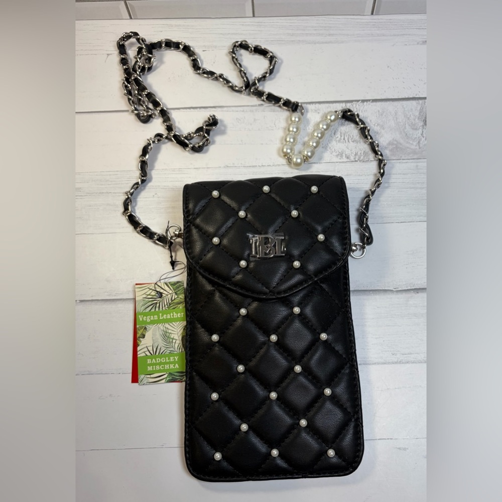 Badgley Mischka Quilted Pearl-Accent Chain Crossbody Phone Pouch/card holder
